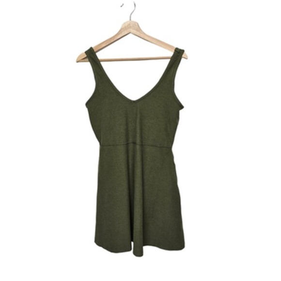 Beyond Yoga Dress Womens Medium Green Sleeveless V Neck Activewear Made USA - Picture 1 of 11